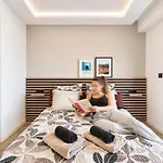 Vacatella - Les Pins Ensoleilles, Contemporain Avec Balcon Et Apercu