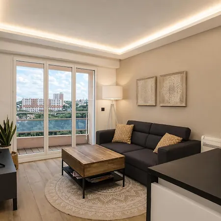 Vacatella - Les Pins Ensoleilles, Contemporain Avec Balcon Et Apercu * Sainte-Maxime