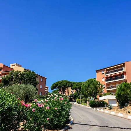 Vacatella - Les Pins Ensoleillés, Contemporain Avec Balcon Et Aperçu Apartamento *